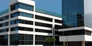 perbedaan perusahaan dagang dan perusahaan jasa